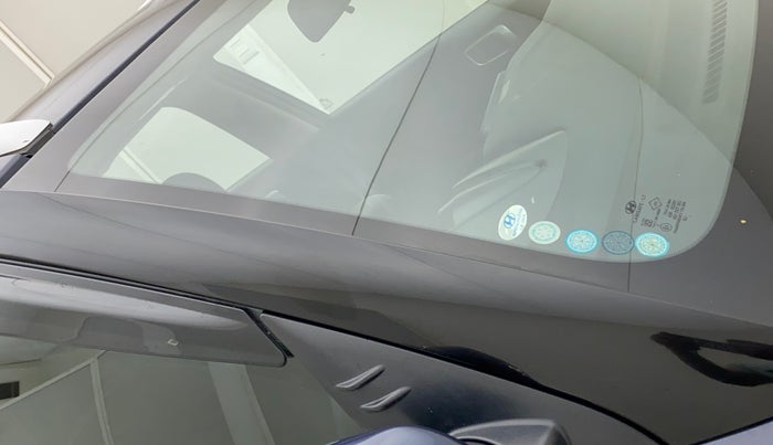 2020 Hyundai VENUE S 1.2, Petrol, Manual, 36,388 km, Right A pillar - Minor scratches