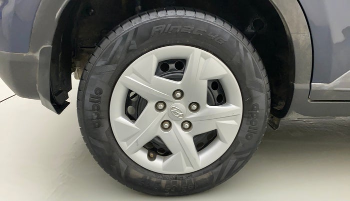 2020 Hyundai VENUE S 1.2, Petrol, Manual, 36,388 km, Right Rear Wheel