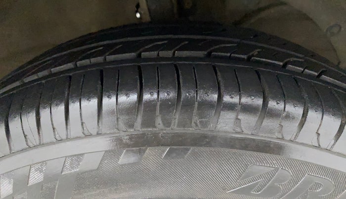 2017 Maruti Dzire VXI, Petrol, Manual, 54,577 km, Right Front Tyre Tread