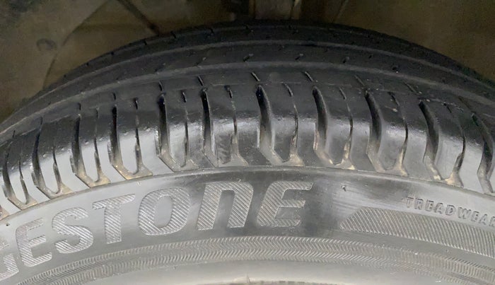 2017 Maruti Dzire VXI, Petrol, Manual, 54,632 km, Left Front Tyre Tread