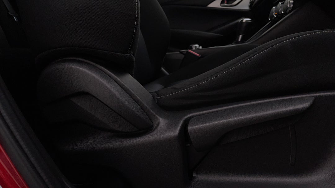 2019 Mazda CX-3 Maxx Sport (fwd), Automatic, 40623 km, Drivers Side Adjustment Panel