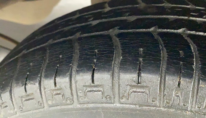 2012 Hyundai Eon D-LITE+, Petrol, Manual, 76,862 km, Left Rear Tyre Tread