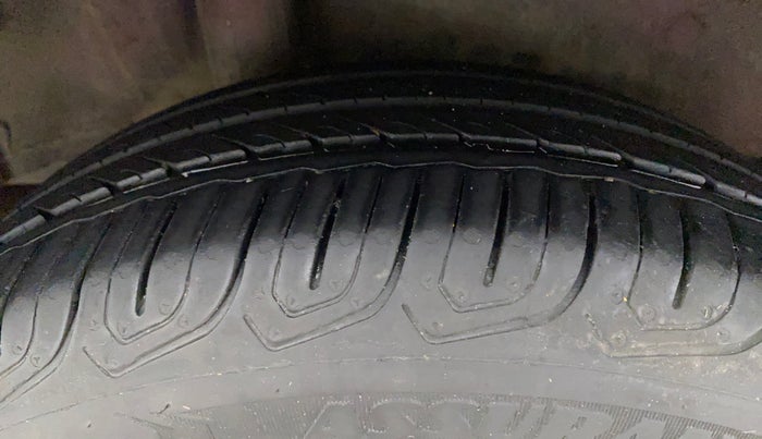 2017 Honda Jazz 1.2L I-VTEC V AT, Petrol, Automatic, 29,757 km, Right Rear Tyre Tread