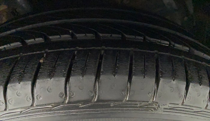 2018 Maruti Ciaz ZETA 1.5 SHVS MT PETROL, Petrol, Manual, 16,332 km, Left Front Tyre Tread