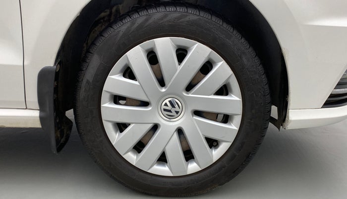 2016 Volkswagen Ameo COMFORTLINE 1.2, Petrol, Manual, 80,244 km, Right Front Wheel
