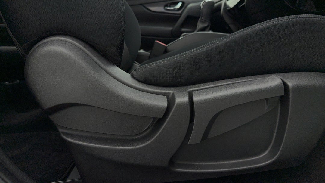 2022 Nissan X-trail St (2WD), Automatic, 83476 km, Drivers Side Adjustment Panel