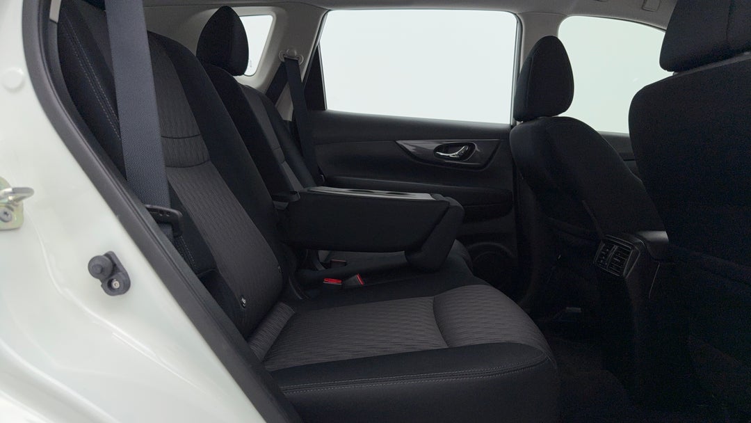 2022 Nissan X-trail St (2WD), Automatic, 83476 km, Right Side Rear Door Cabin View