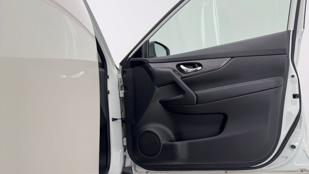 2022 Nissan X-trail St (2WD), Automatic, 83476 km, Speaker View