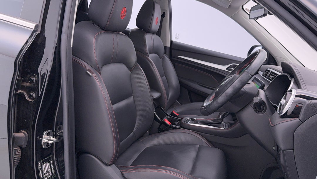 2022 MG Zst Essence, Automatic, 58792 km, Right Side Front Door Cabin View