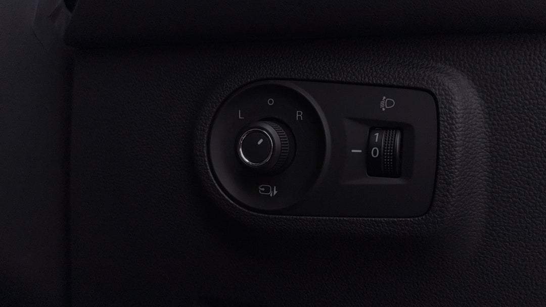 2022 MG Zst Essence, Automatic, 58792 km, Utility Switches/Buttons