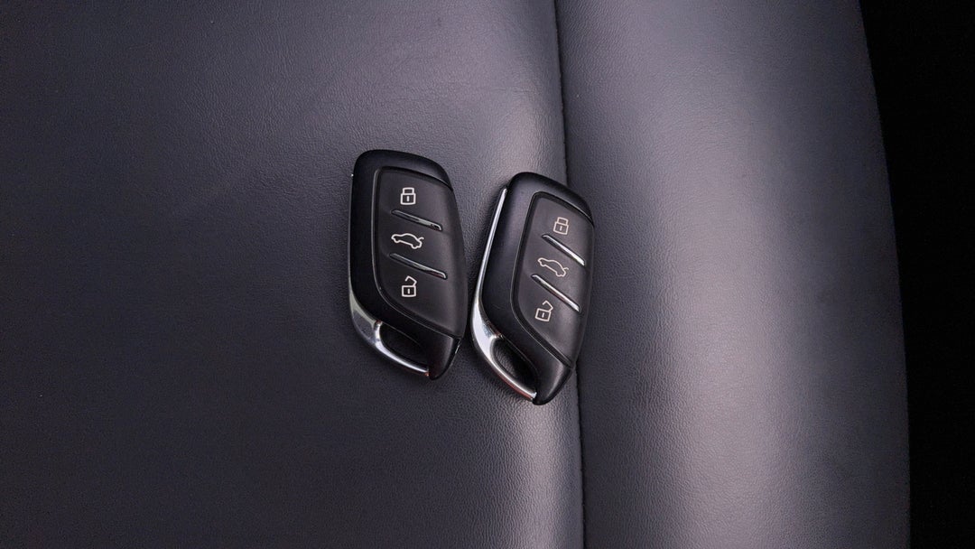 2022 MG Zst Essence, Automatic, 58792 km, Key Close-up