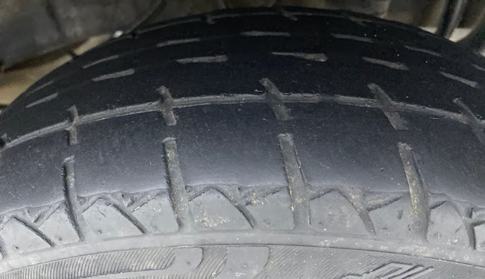 2016 Datsun Go T(O), Petrol, Manual, 98,223 km, Left Rear Tyre Tread