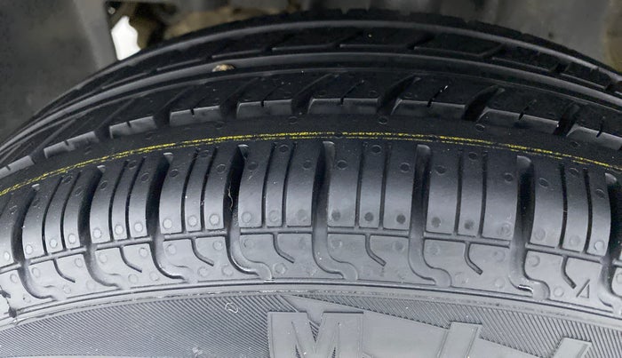 2016 Datsun Go T(O), Petrol, Manual, 98,223 km, Left Front Tyre Tread