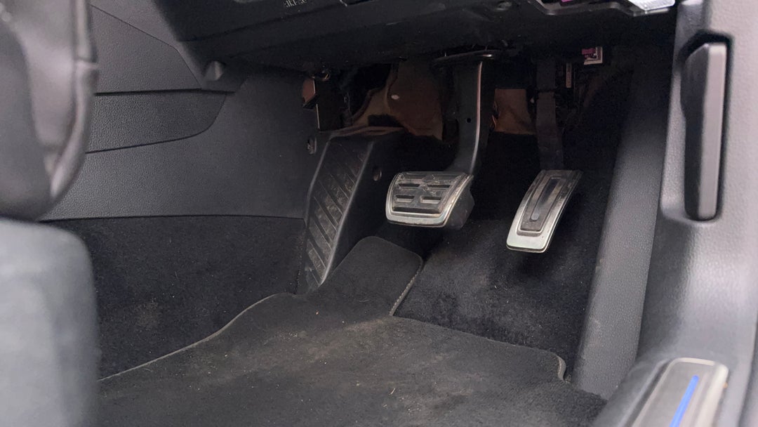 2015 Volkswagen Golf R, Automatic, 114769 km, Pedals and Footmat