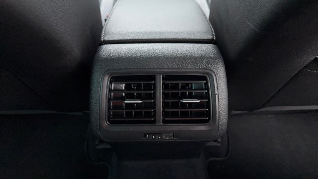 2015 Volkswagen Golf R, Automatic, 114769 km, Rear A/C Vent