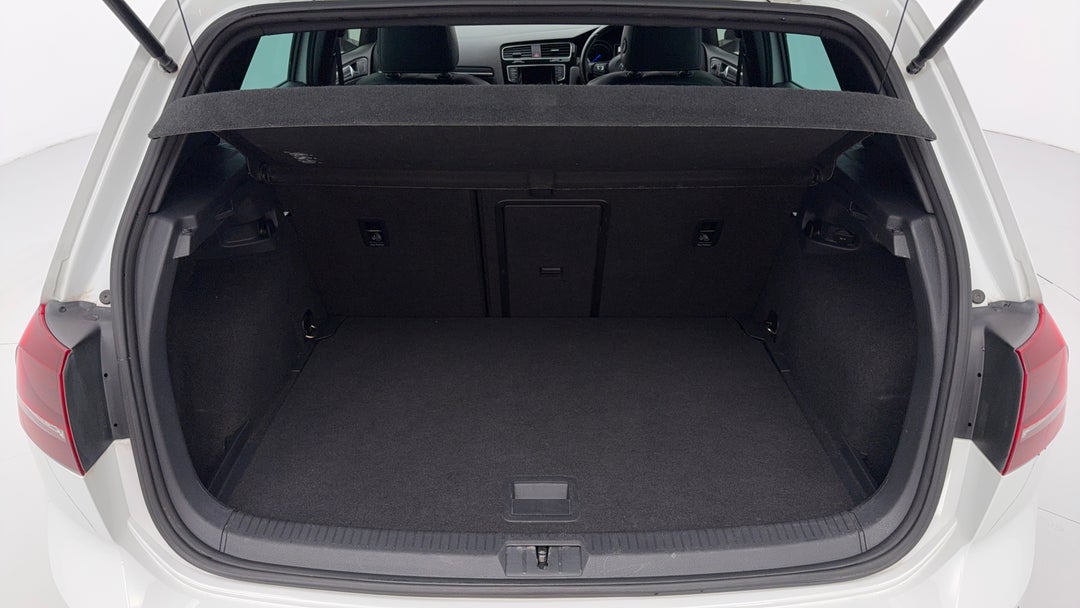 2015 Volkswagen Golf R, Automatic, 114769 km, Boot Inside View