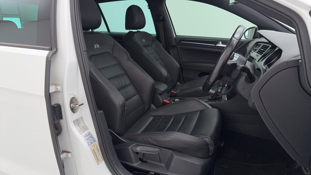 2015 Volkswagen Golf R, Automatic, 114769 km, Right Side Front Door Cabin View