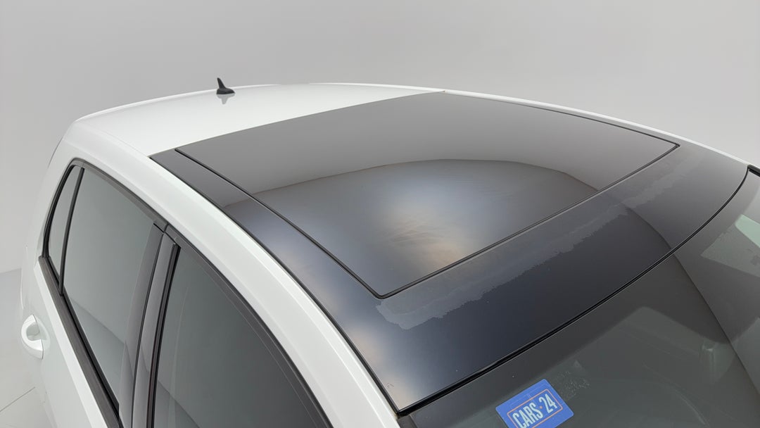 2015 Volkswagen Golf R, Automatic, 114769 km, Roof/Sunroof View