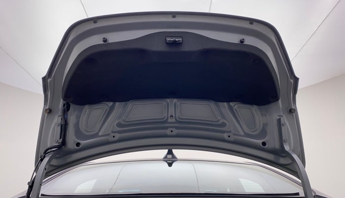 2017 Hyundai Verna 1.6 VTVT SX, Petrol, Manual, 32,893 km, Boot Door Open