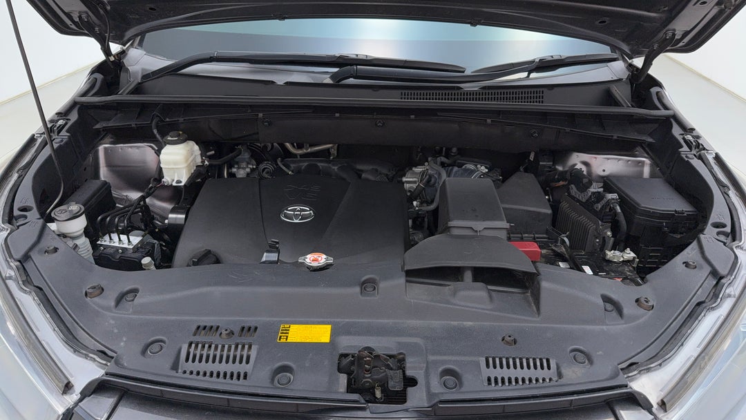Open Bonnet (Engine)