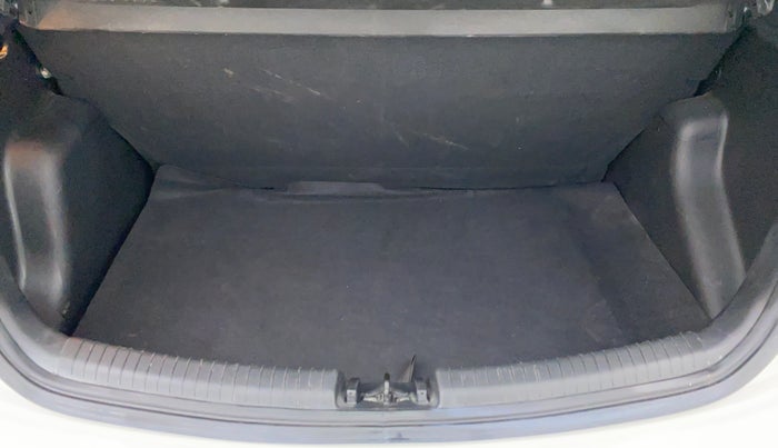 2014 Hyundai Grand i10 MAGNA 1.2 VTVT, Petrol, Manual, 25,639 km, Boot Inside