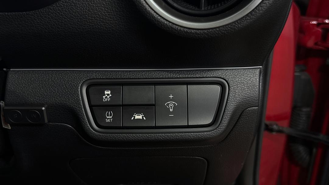 2018 Kia Cerato Sport Nav, Automatic, 104001 km, Utility Switches/Buttons
