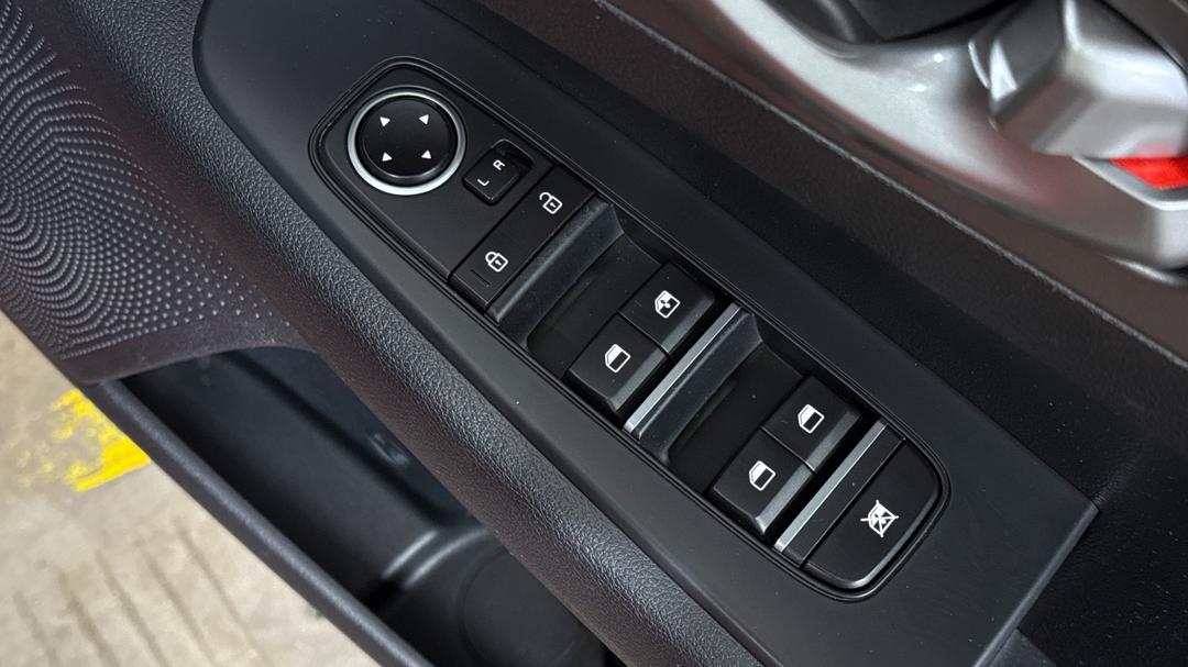 2018 Kia Cerato Sport Nav, Automatic, 104001 km, Drivers Side Door Panel Controls