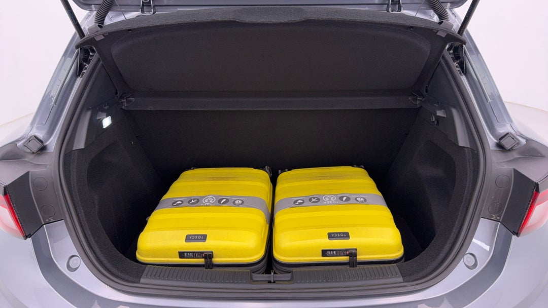 2025 MG Mg3 Essence, Automatic, 13245 km, Boot Inside View with Luggage