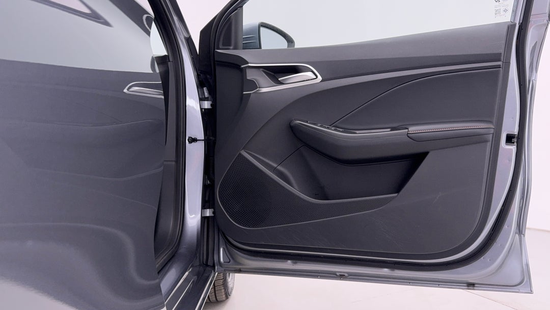 2025 MG Mg3 Essence, Automatic, 13245 km, Speaker View