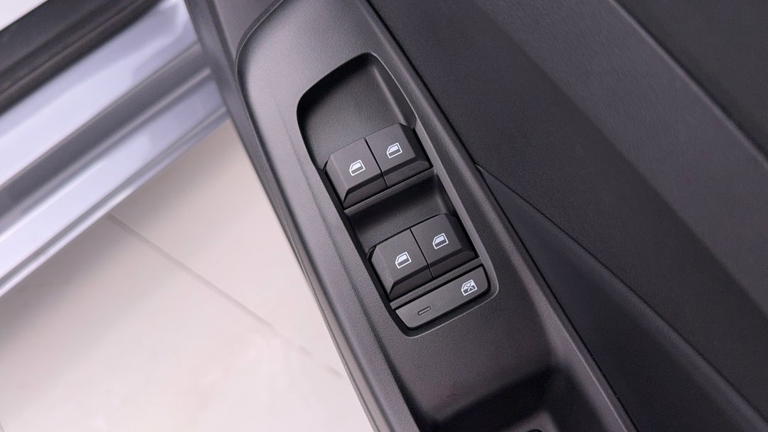 2025 MG Mg3 Essence, Automatic, 13245 km, Drivers Side Door Panel Controls