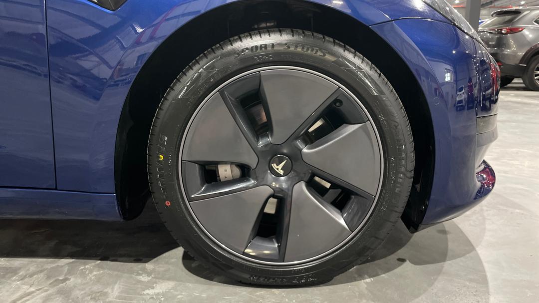 2023 Tesla Model 3 Rear-wheel Drive, Automatic, 54999 km, Right Front Wheel