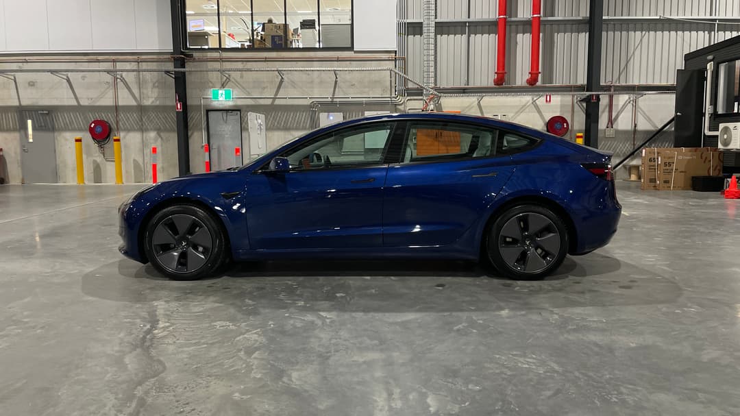 2023 Tesla Model 3 Rear-wheel Drive, Automatic, 54999 km, Left Side View