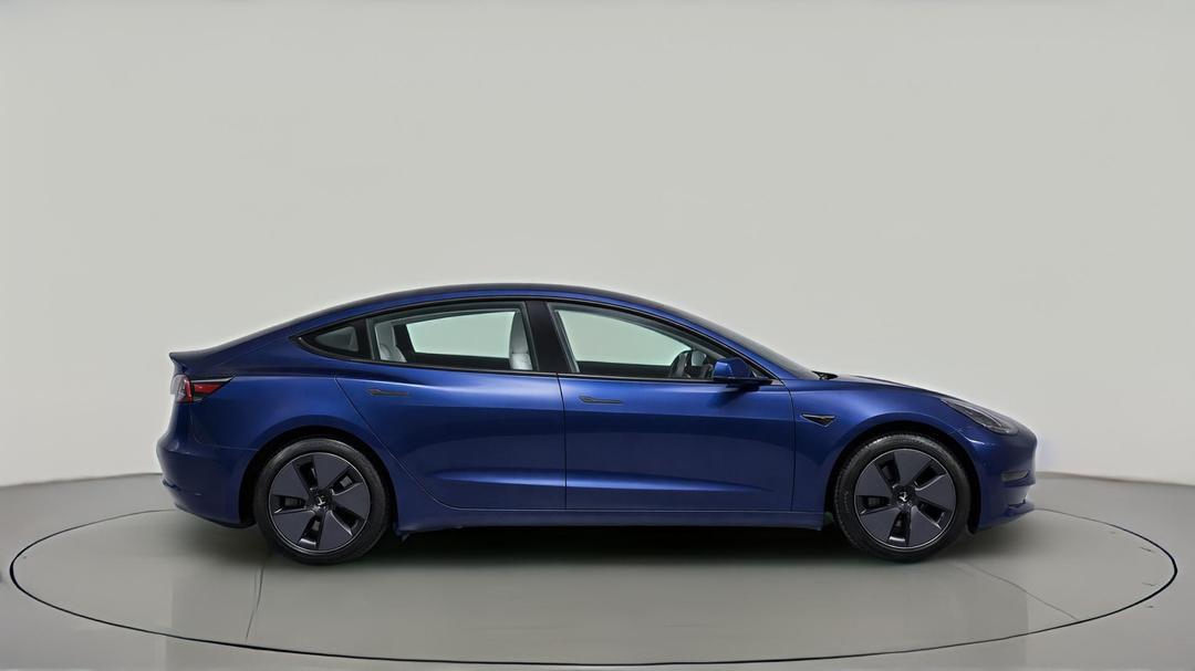 2023 Tesla Model 3 Rear-wheel Drive, Automatic, 54999 km, Right Side View