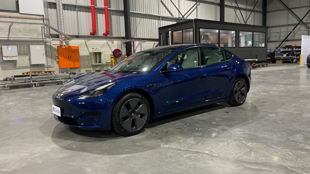 2023 Tesla Model 3 Rear-wheel Drive, Automatic, 54999 km, Left Front Diagonal (45- Degree) View
