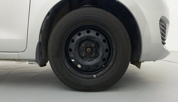 2018 Maruti Swift VXI D, Petrol, Manual, 83,843 km, Right Front Wheel