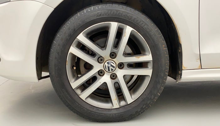 2013 Volkswagen Jetta HIGHLINE TDI AT, Diesel, Automatic, 1,34,202 km, Left Front Wheel