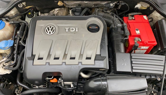 2013 Volkswagen Jetta HIGHLINE TDI AT, Diesel, Automatic, 1,34,202 km, Open Bonet