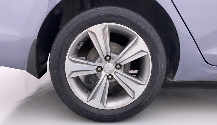 2017 Hyundai Verna 1.6 CRDI SX + AT, Diesel, Automatic, 90,401 km, Right Rear Wheel