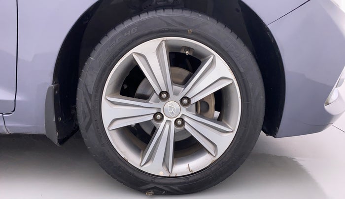2017 Hyundai Verna 1.6 CRDI SX + AT, Diesel, Automatic, 90,401 km, Right Front Wheel