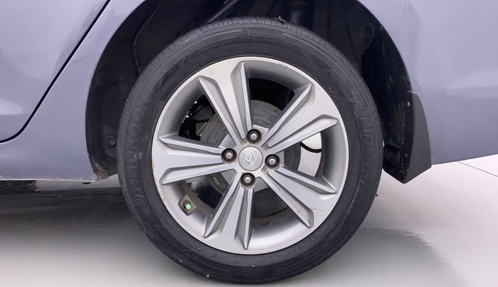 2017 Hyundai Verna 1.6 CRDI SX + AT, Diesel, Automatic, 90,401 km, Left Rear Wheel