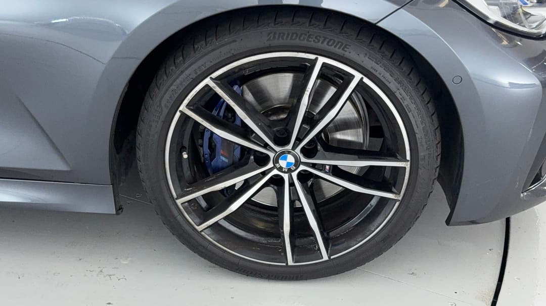 2021 BMW 3 30i M Sport, Automatic, 39496 km, Right Front Wheel