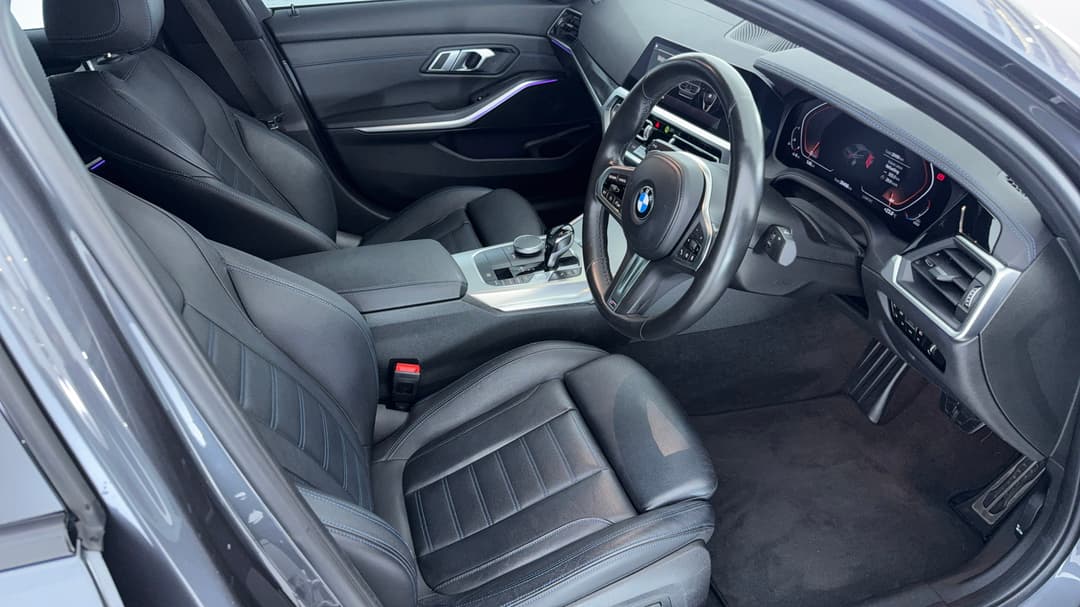 2021 BMW 3 30i M Sport, Automatic, 39496 km, Right Side Front Door Cabin View