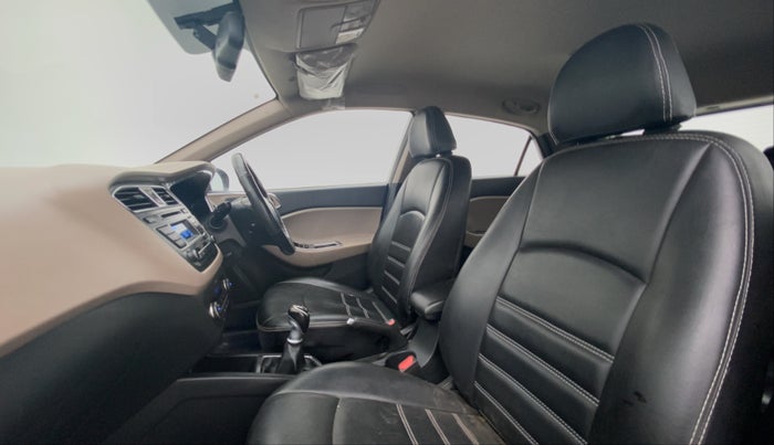 2015 Hyundai Elite i20 ASTA 1.4 CRDI, Diesel, Manual, 38,133 km, Right Side Front Door Cabin View