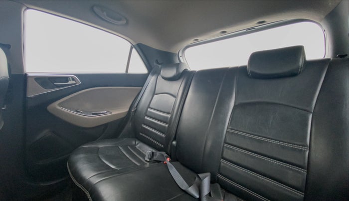 2015 Hyundai Elite i20 ASTA 1.4 CRDI, Diesel, Manual, 38,133 km, Right Side Rear Door Cabin View