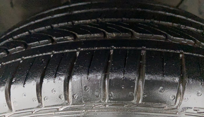 2015 Hyundai Elite i20 ASTA 1.4 CRDI, Diesel, Manual, 38,133 km, Right Front Tyre Tread