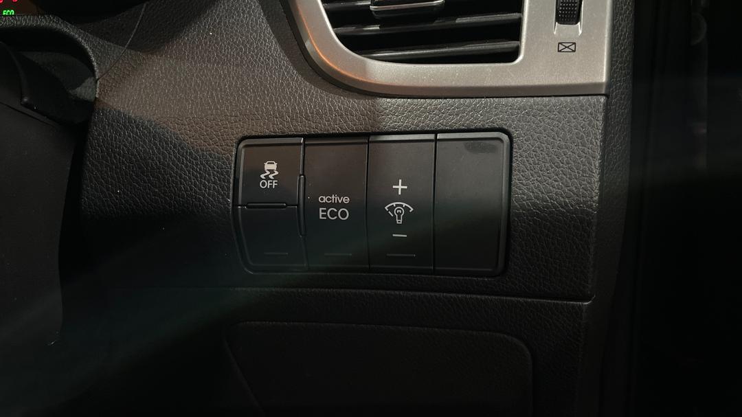 2016 Hyundai i30 Active X, Automatic, 96870 km, Utility Switches/Buttons