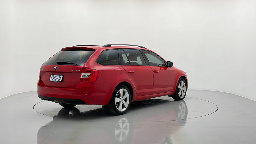 Right Back Diagonal (45- Degree) View