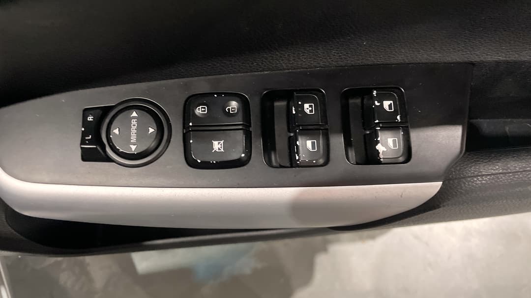 2018 Kia Picanto S (aeb), Automatic, 81873 km, Drivers Side Door Panel Controls
