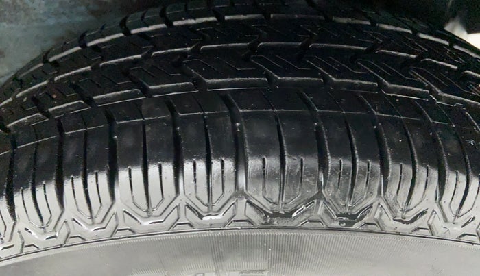 2010 Maruti Ritz VXI GENUS, Petrol, Manual, 97,210 km, Left Rear Tyre Tread