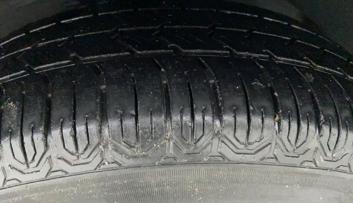 2010 Maruti Ritz VXI GENUS, Petrol, Manual, 97,210 km, Left Front Tyre Tread